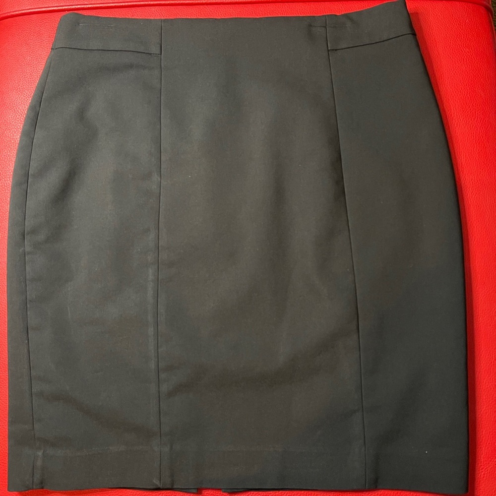 H&M: Black Skirt